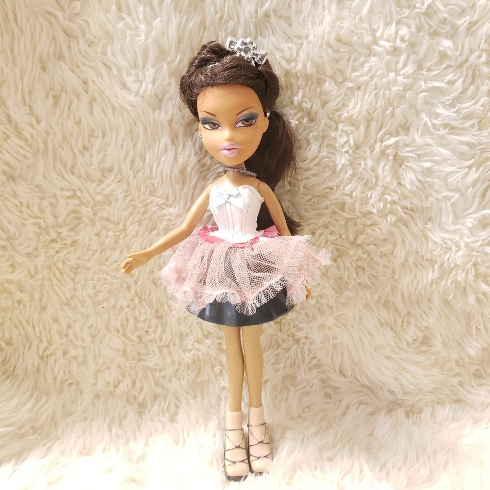 Bratz Light up Funk N Glow Yasmin Doll